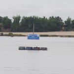 พื้นที่อนุรักษ์โลมาอิรวะดีเหนือเขื่อนซำบอในแม่น้ำโขงบริเวณที่เป็นวังน้ำลึก ในเขตอ.ซำบอ จ.กระเจ๊ะ ซึ่งเป็นบริเวณที่โลมาอิระวดีได้อาศัยโดยเฉพาะในช่วงฤดูแล้ง ทางการได้ติดตั้งเครื่องหมายเพื่อการอนุรักษ์และห้ามการทำการประมงในแถบนี้ ทุกปีจะมีนักท่องเที่ยวนั่งเรือจากอ.ซำบอ ขึ้นมาตามแม่น้ำโขงเพื่อมาชมโล