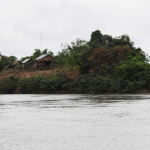 เกาะและที่ทำกินในแม่น้ำโขงเหนือเขื่อนซำบอ